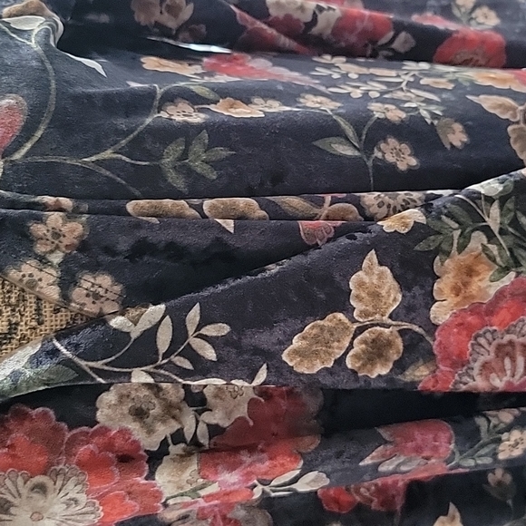 Urban Mangoz Cardigan - Picture 2 of 6